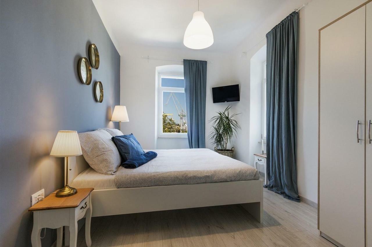 *** Lounge Terrace Apartment With The Harbour View / City Centre *** Póla Kültér fotó
